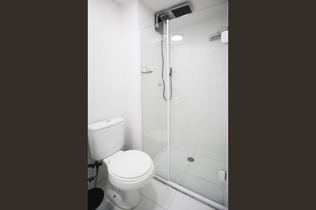 Banheiro de casa de condomínio para alugar com 1 quarto, 25m² em Vila Olímpia, São Paulo