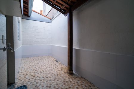 Casa para alugar com 60m², 1 quarto e 1 vagaÁrea de Serviço