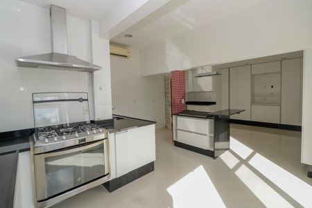 Casa à venda com 350m², 5 quartos e 2 vagasCozinha