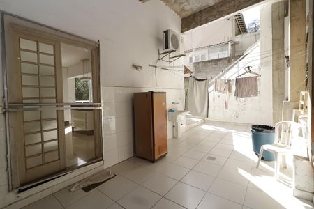 Casa à venda com 350m², 5 quartos e 2 vagasÁrea de Serviço
