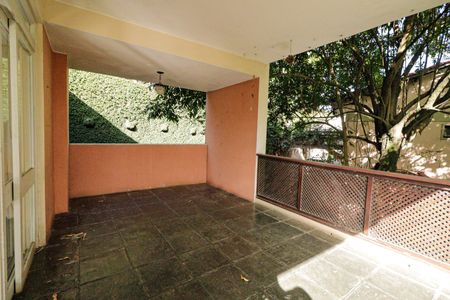 Casa à venda com 350m², 5 quartos e 2 vagasVaranda