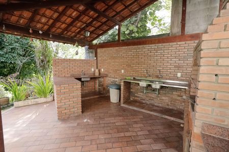 Casa à venda com 350m², 5 quartos e 2 vagasÁrea comum - Churrasqueira