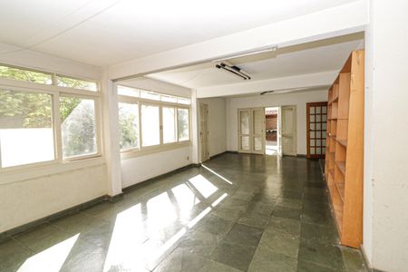 Casa à venda com 350m², 5 quartos e 2 vagasSala de Jogos