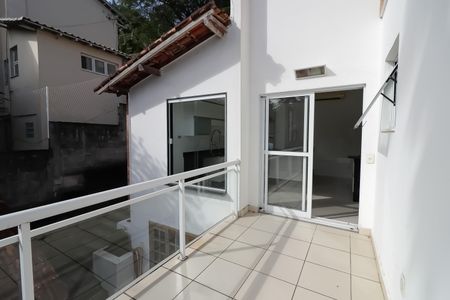 Casa à venda com 350m², 5 quartos e 2 vagasVaranda