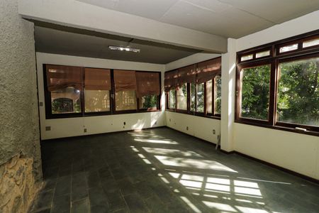 Casa à venda com 350m², 5 quartos e 2 vagasEscritório