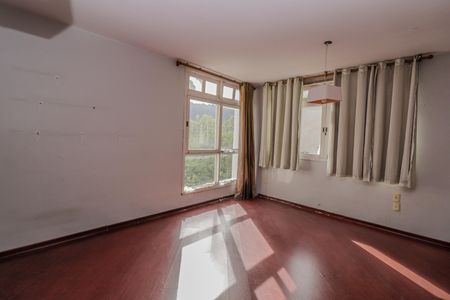 Casa à venda com 350m², 5 quartos e 2 vagasSala 3