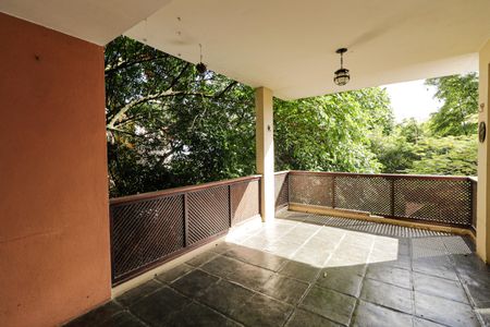 Casa à venda com 350m², 5 quartos e 2 vagasVaranda