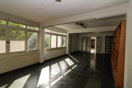 Casa à venda com 350m², 5 quartos e 2 vagasSala de Jogos