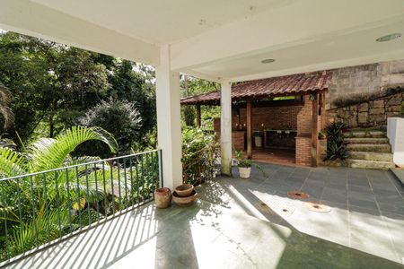 Casa à venda com 350m², 5 quartos e 2 vagasVaranda gourmet