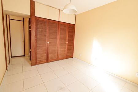 Casa à venda com 350m², 5 quartos e 2 vagasSuíte