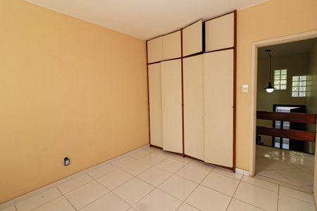 Casa à venda com 350m², 5 quartos e 2 vagasQuarto 2