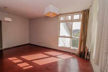 Casa à venda com 350m², 5 quartos e 2 vagasSala 3
