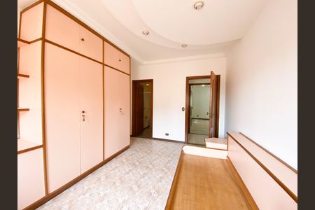 Casa para alugar com 396m², 3 quartos e 6 vagas Casa para alugar com 396m², 3 quartos e 6 vagasSuíte 2