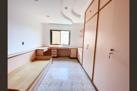 Casa para alugar com 396m², 3 quartos e 6 vagas Casa para alugar com 396m², 3 quartos e 6 vagasSuíte 2
