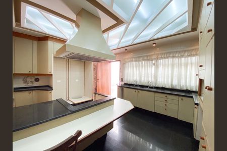 Casa para alugar com 396m², 3 quartos e 6 vagas Casa para alugar com 396m², 3 quartos e 6 vagasCozinha