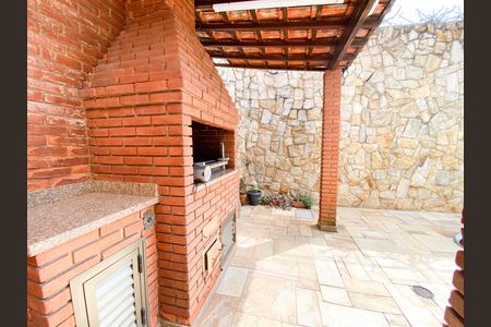 Casa para alugar com 396m², 3 quartos e 6 vagas Casa para alugar com 396m², 3 quartos e 6 vagasÁrea comum