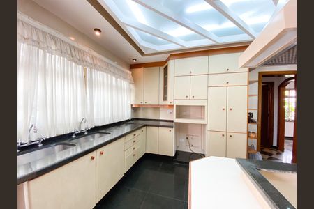 Casa para alugar com 396m², 3 quartos e 6 vagas Casa para alugar com 396m², 3 quartos e 6 vagasCozinha