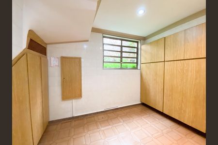 Casa para alugar com 396m², 3 quartos e 6 vagas Casa para alugar com 396m², 3 quartos e 6 vagasQuarto de Serviço 2