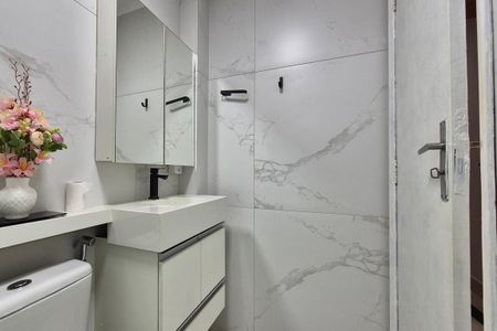 Banheiro de apartamento para alugar com 1 quarto, 49m² em Centro, Campinas