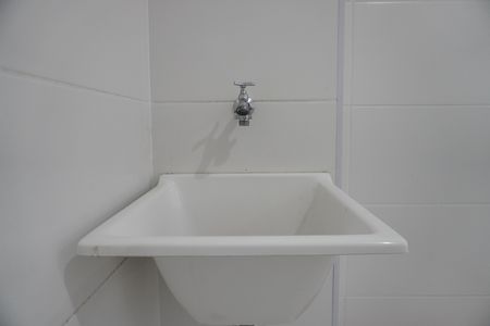Área de serviço de apartamento para alugar com 2 quartos, 33m² em Vila Nova Curuca, São Paulo