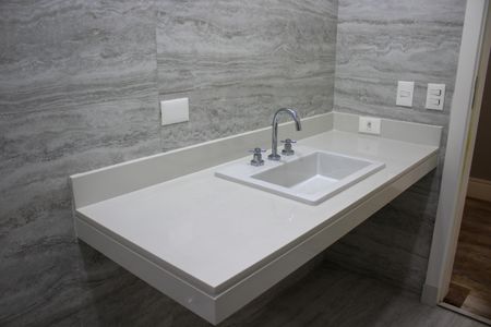 Apartamento à venda com 390m², 4 quartos e 6 vagas Apartamento à venda com 390m², 4 quartos e 6 vagasBanheiro da Suíte 4