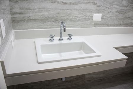 Apartamento à venda com 390m², 4 quartos e 6 vagas Apartamento à venda com 390m², 4 quartos e 6 vagasBanheiro da Suíte 2