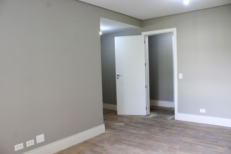 Apartamento à venda com 390m², 4 quartos e 6 vagas Apartamento à venda com 390m², 4 quartos e 6 vagasSuíte 3
