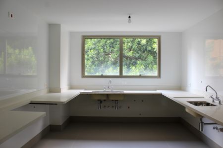 Apartamento à venda com 390m², 4 quartos e 6 vagas Apartamento à venda com 390m², 4 quartos e 6 vagasCozinha