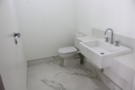 Apartamento à venda com 390m², 4 quartos e 6 vagas Apartamento à venda com 390m², 4 quartos e 6 vagasLavabo da Sala