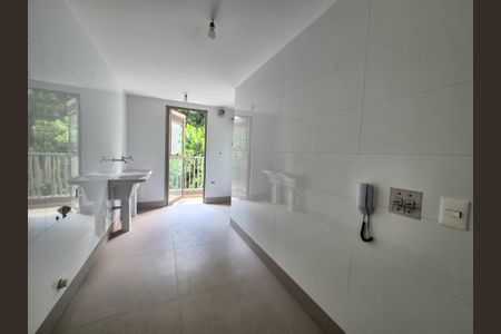 Apartamento à venda com 390m², 4 quartos e 6 vagas Apartamento à venda com 390m², 4 quartos e 6 vagasLavanderia