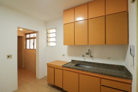 Apartamento à venda com 82m², 3 quartos e 2 vagas Apartamento à venda com 82m², 3 quartos e 2 vagasCozinha e Área de Serviço