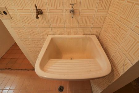 Apartamento à venda com 82m², 3 quartos e 2 vagas Apartamento à venda com 82m², 3 quartos e 2 vagasCozinha e Área de Serviço