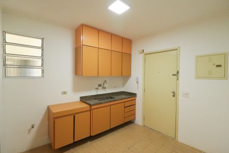Apartamento à venda com 82m², 3 quartos e 2 vagas Apartamento à venda com 82m², 3 quartos e 2 vagasCozinha e Área de Serviço