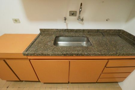 Apartamento à venda com 82m², 3 quartos e 2 vagas Apartamento à venda com 82m², 3 quartos e 2 vagasCozinha e Área de Serviço