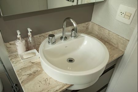 Apartamento à venda com 116m², 4 quartos e 3 vagasBanheiro da Suíte 2