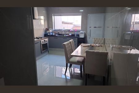 Casa à venda com 250m², 3 quartos e 2 vagasCozinha