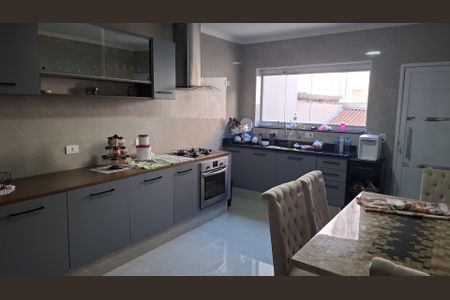 Casa à venda com 250m², 3 quartos e 2 vagasCozinha