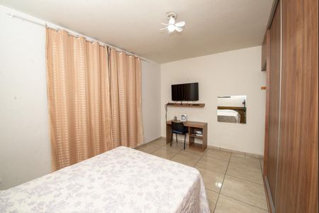 Casa à venda com 243m², 3 quartos e 2 vagasQuarto 1