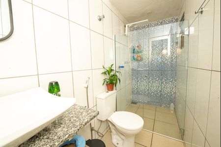 Casa à venda com 243m², 3 quartos e 2 vagasBanheiro