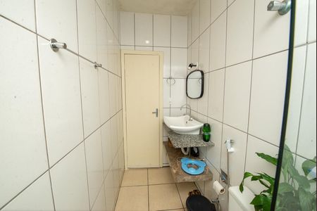 Casa à venda com 243m², 3 quartos e 2 vagasBanheiro