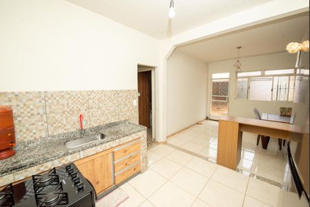 Casa à venda com 243m², 3 quartos e 2 vagasCozinha