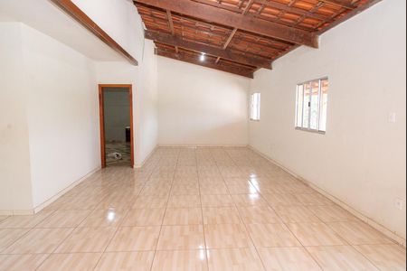Casa à venda com 243m², 3 quartos e 2 vagassalao