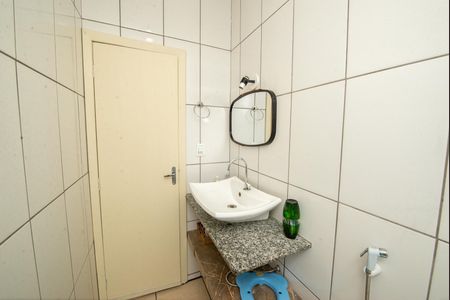 Casa à venda com 243m², 3 quartos e 2 vagasBanheiro