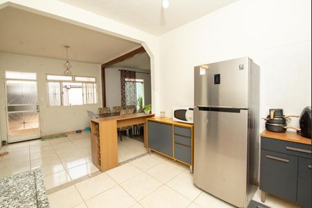 Casa à venda com 243m², 3 quartos e 2 vagasCozinha