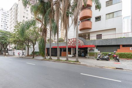 Apartamento para alugar com 79m², 2 quartos e 1 vaga Apartamento para alugar com 79m², 2 quartos e 1 vagaFachada