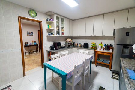Casa à venda com 195m², 3 quartos e 4 vagas Casa à venda com 195m², 3 quartos e 4 vagasCozinha