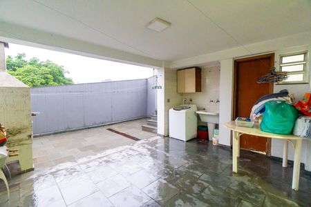 Casa à venda com 195m², 3 quartos e 4 vagas Casa à venda com 195m², 3 quartos e 4 vagasÁrea de Serviço