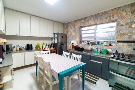 Casa à venda com 195m², 3 quartos e 4 vagas Casa à venda com 195m², 3 quartos e 4 vagasCozinha