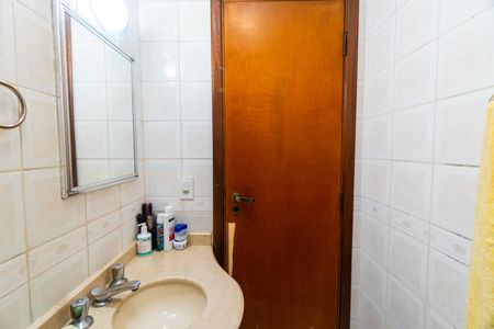 Casa à venda com 195m², 3 quartos e 4 vagas Casa à venda com 195m², 3 quartos e 4 vagasBanheiro Social