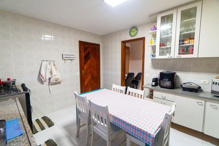 Casa à venda com 195m², 3 quartos e 4 vagas Casa à venda com 195m², 3 quartos e 4 vagasCozinha